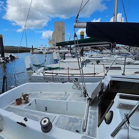 Classic Boat 25 Belem بوتيل *